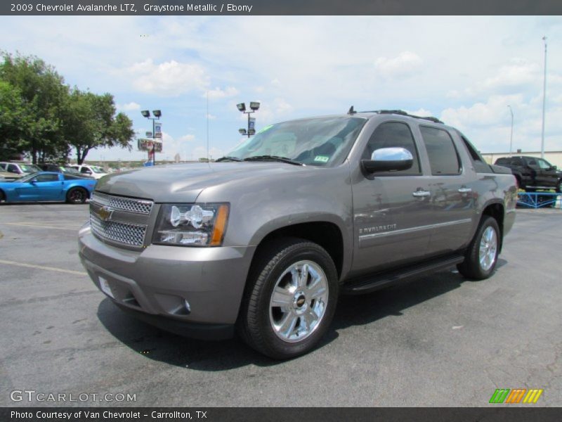 Front 3/4 View of 2009 Avalanche LTZ
