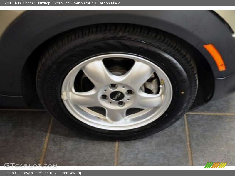 Sparkling Silver Metallic / Carbon Black 2011 Mini Cooper Hardtop
