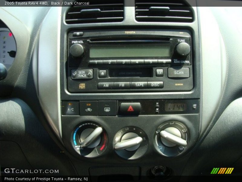 Black / Dark Charcoal 2005 Toyota RAV4 4WD