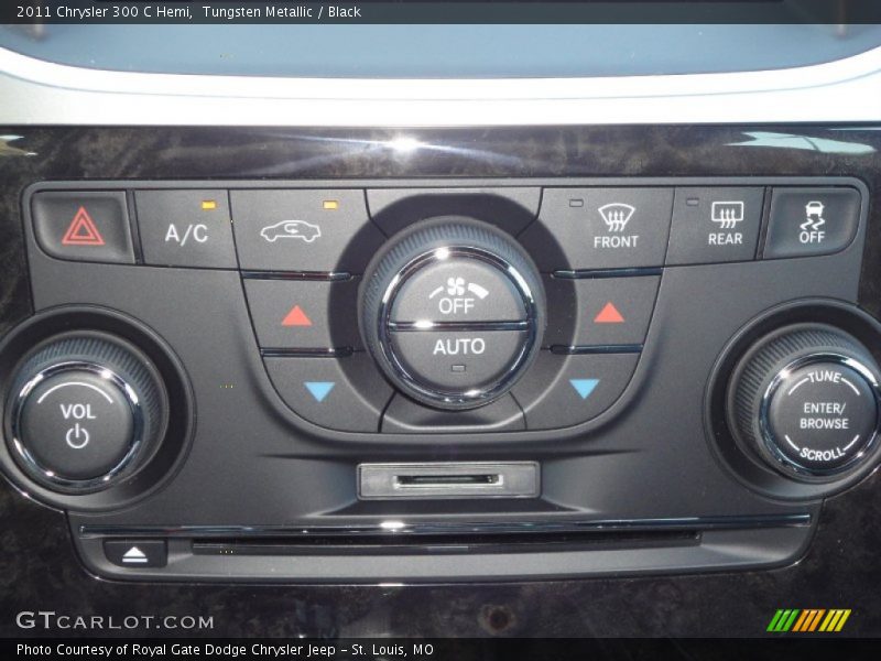 Tungsten Metallic / Black 2011 Chrysler 300 C Hemi