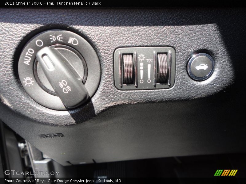 Tungsten Metallic / Black 2011 Chrysler 300 C Hemi