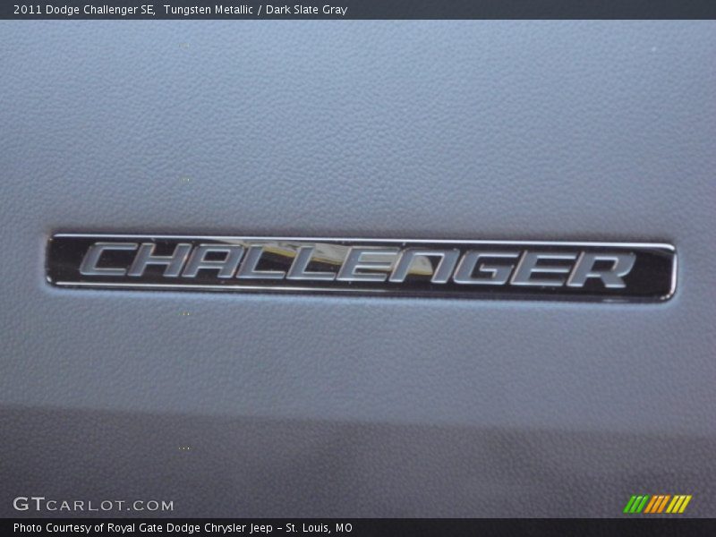 Tungsten Metallic / Dark Slate Gray 2011 Dodge Challenger SE