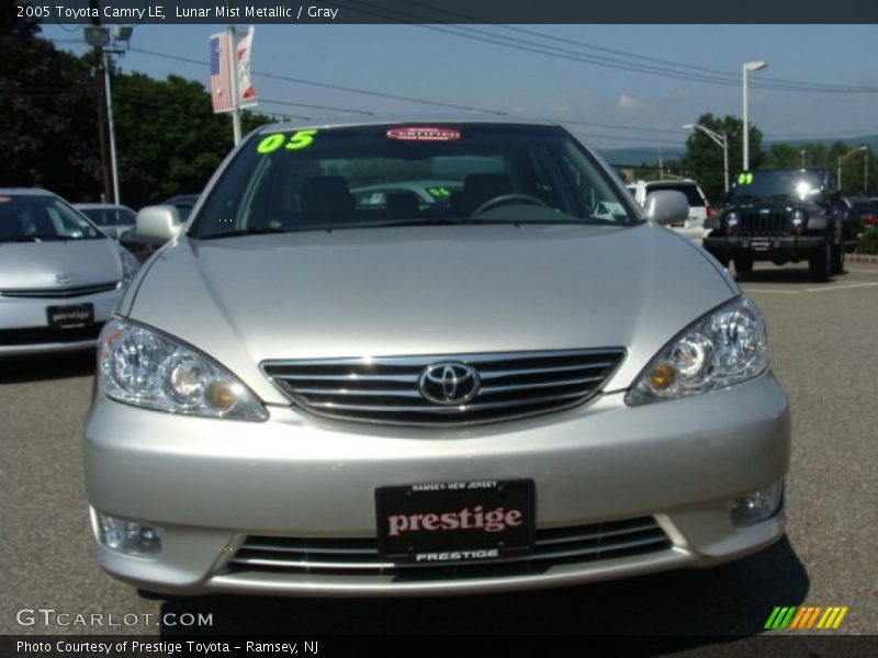 Lunar Mist Metallic / Gray 2005 Toyota Camry LE