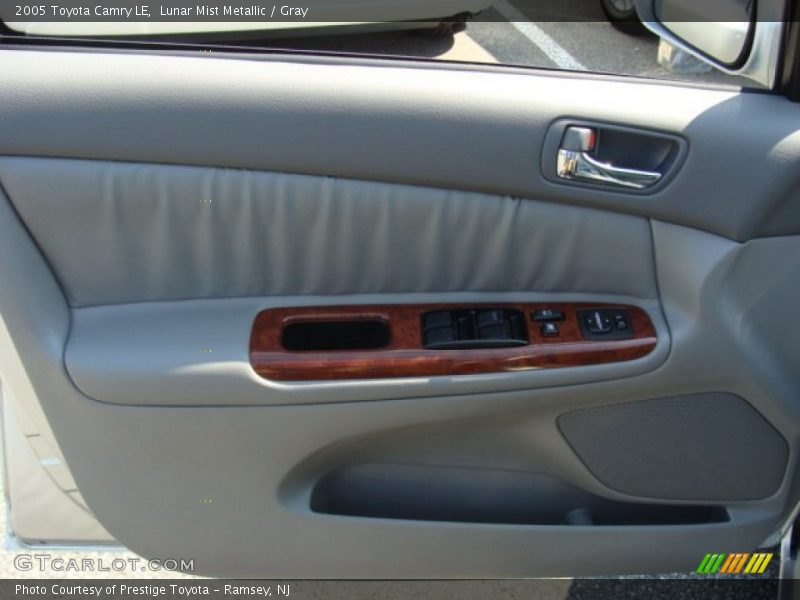 Lunar Mist Metallic / Gray 2005 Toyota Camry LE