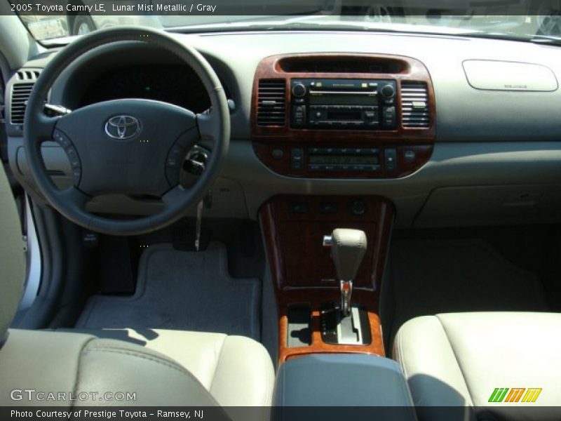 Lunar Mist Metallic / Gray 2005 Toyota Camry LE