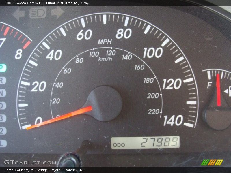 Lunar Mist Metallic / Gray 2005 Toyota Camry LE