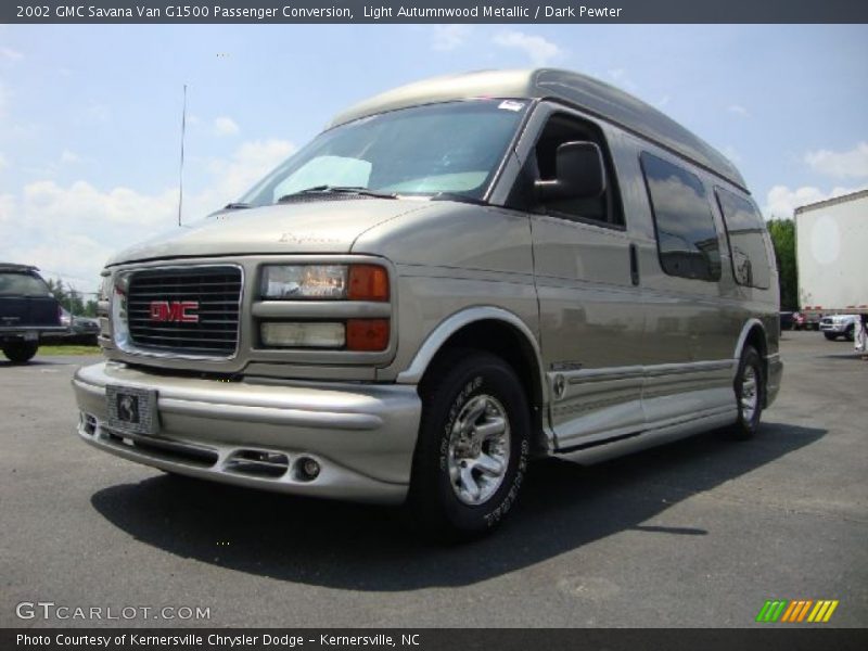 Front 3/4 View of 2002 Savana Van G1500 Passenger Conversion