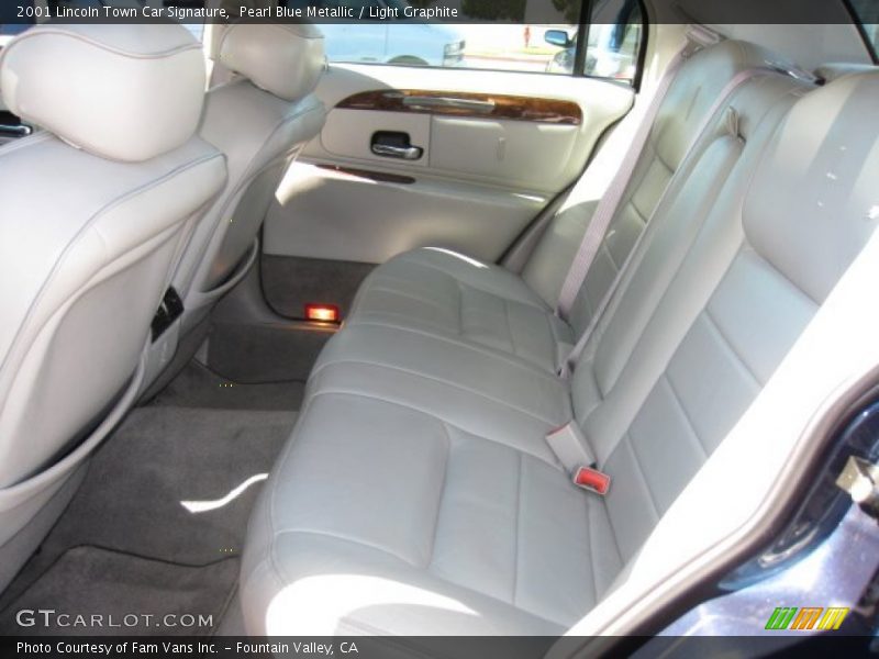 Pearl Blue Metallic / Light Graphite 2001 Lincoln Town Car Signature