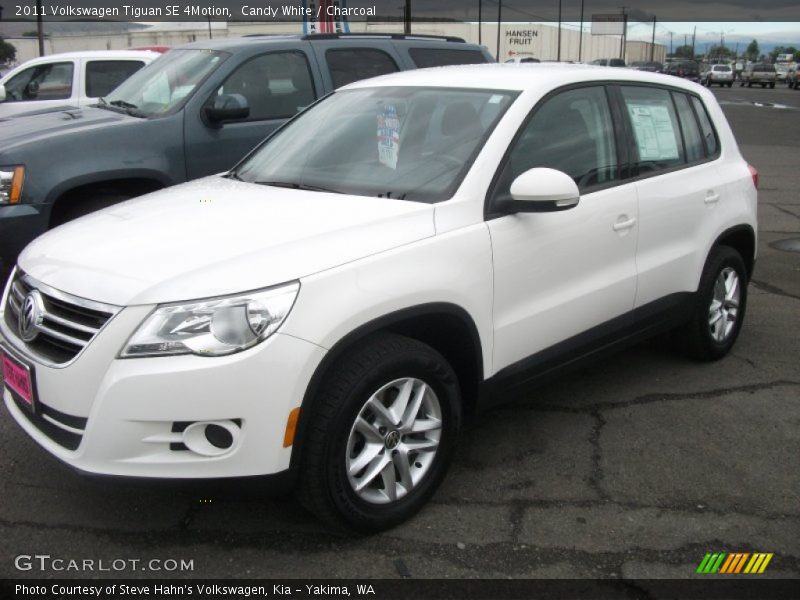 Candy White / Charcoal 2011 Volkswagen Tiguan SE 4Motion