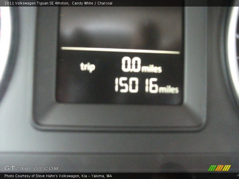 Candy White / Charcoal 2011 Volkswagen Tiguan SE 4Motion