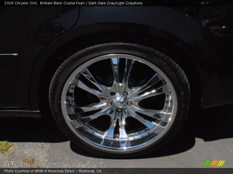 Brilliant Black Crystal Pearl / Dark Slate Gray/Light Graystone 2006 Chrysler 300
