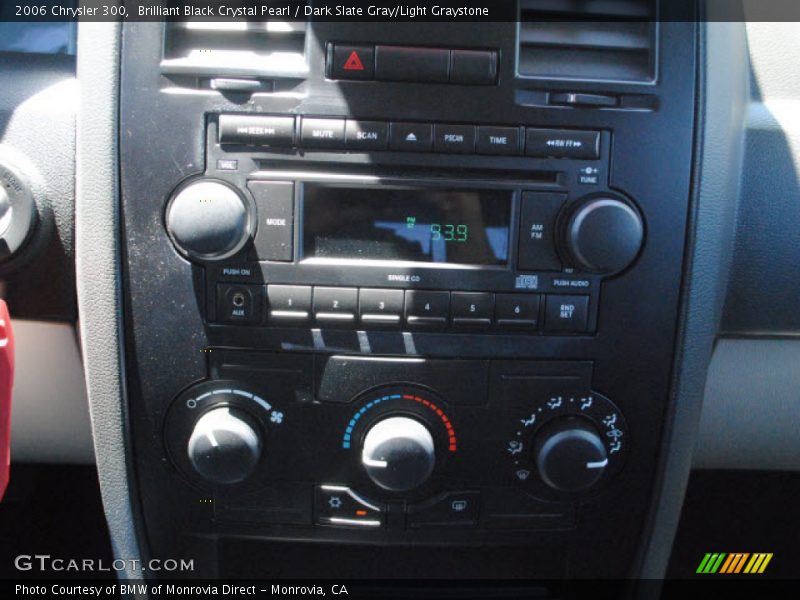 Brilliant Black Crystal Pearl / Dark Slate Gray/Light Graystone 2006 Chrysler 300