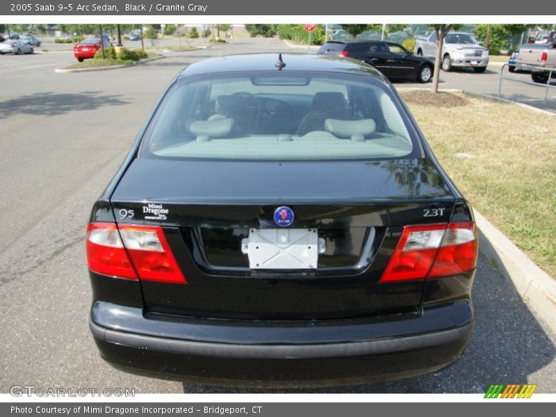 Black / Granite Gray 2005 Saab 9-5 Arc Sedan