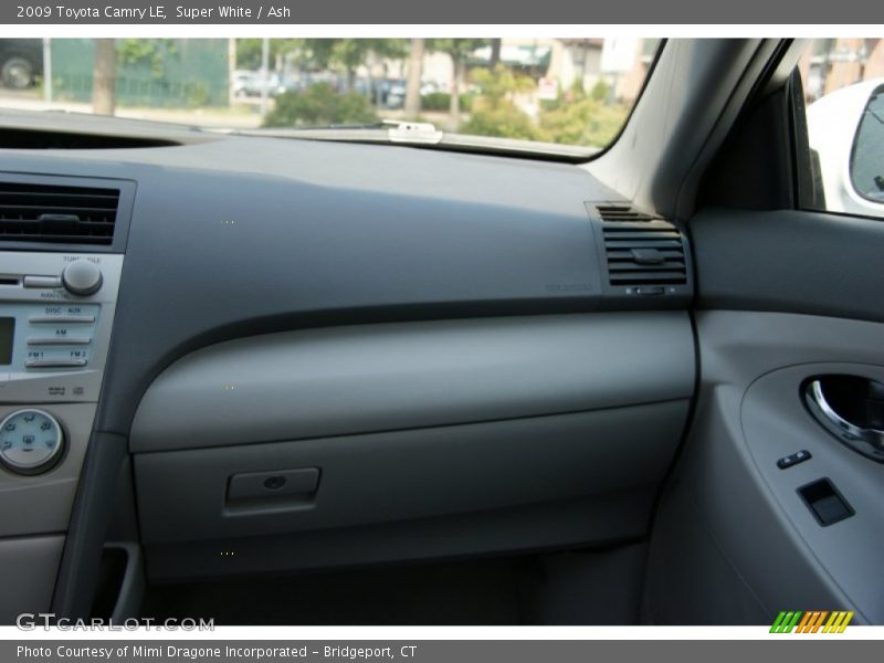 Super White / Ash 2009 Toyota Camry LE