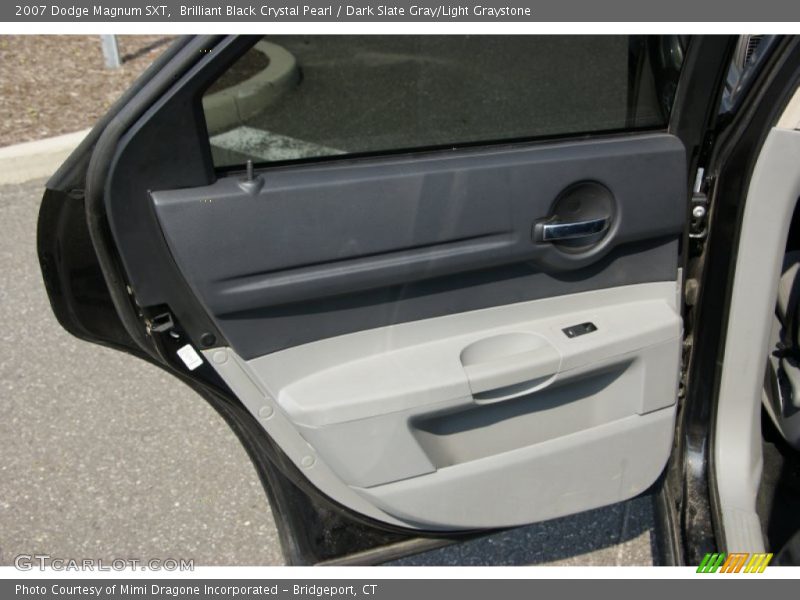 Brilliant Black Crystal Pearl / Dark Slate Gray/Light Graystone 2007 Dodge Magnum SXT
