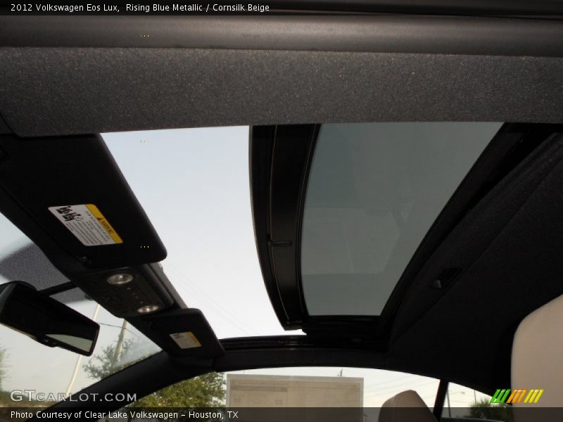 Sunroof of 2012 Eos Lux