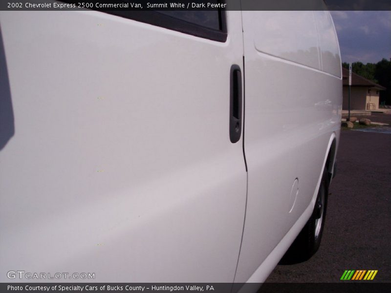 Summit White / Dark Pewter 2002 Chevrolet Express 2500 Commercial Van