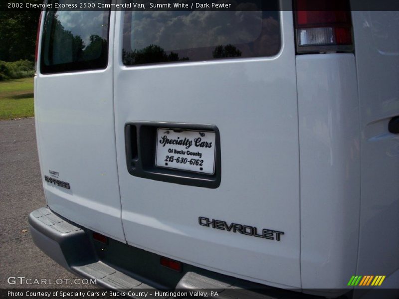 Summit White / Dark Pewter 2002 Chevrolet Express 2500 Commercial Van