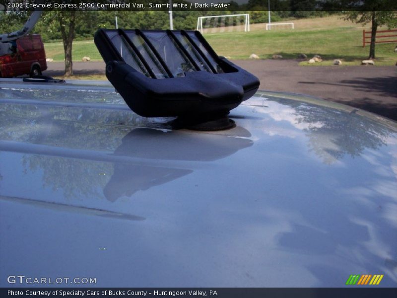 Summit White / Dark Pewter 2002 Chevrolet Express 2500 Commercial Van