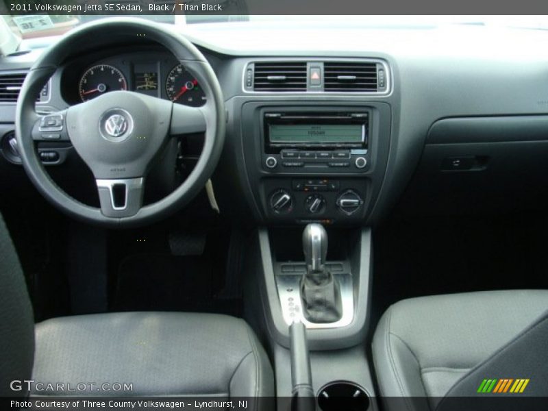 Black / Titan Black 2011 Volkswagen Jetta SE Sedan