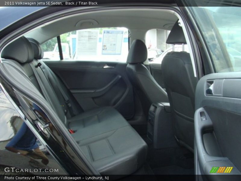 Black / Titan Black 2011 Volkswagen Jetta SE Sedan