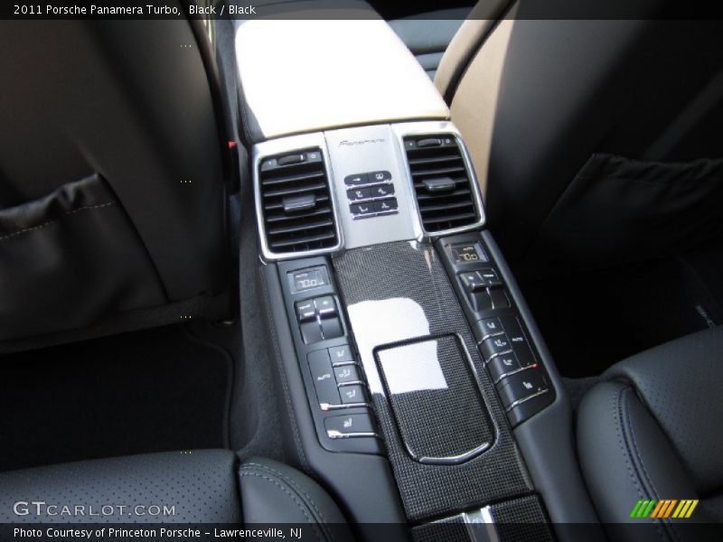 Controls of 2011 Panamera Turbo