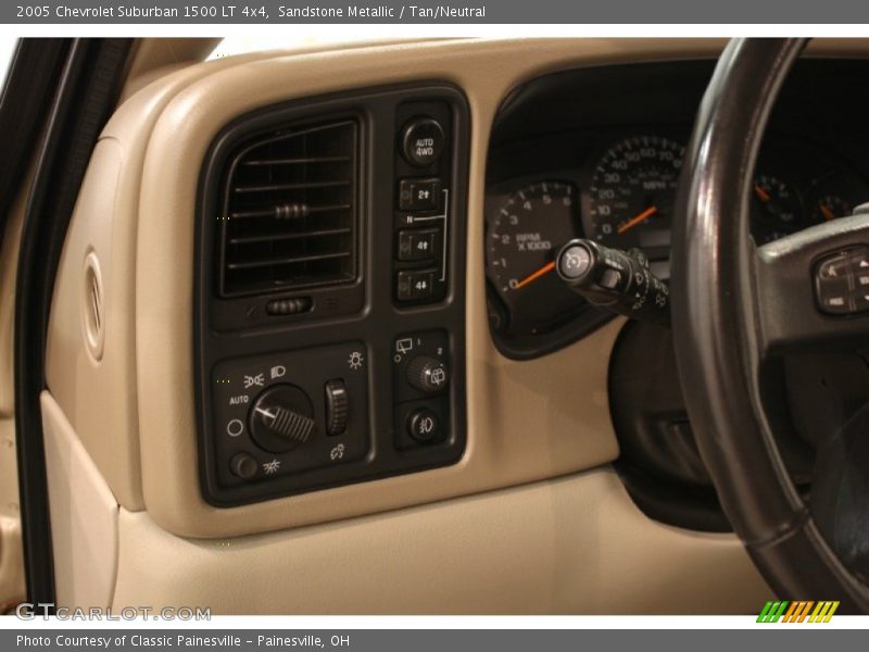 Sandstone Metallic / Tan/Neutral 2005 Chevrolet Suburban 1500 LT 4x4