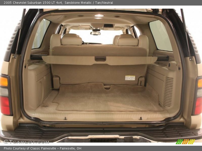Sandstone Metallic / Tan/Neutral 2005 Chevrolet Suburban 1500 LT 4x4