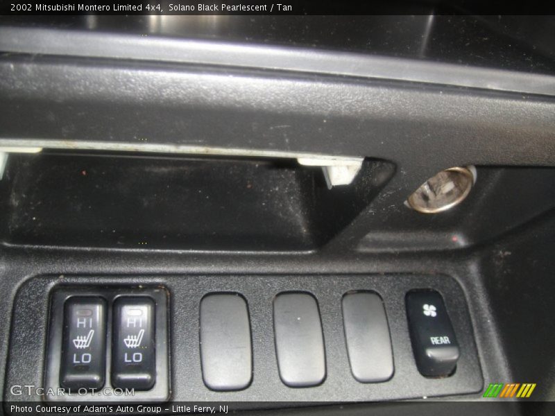 Solano Black Pearlescent / Tan 2002 Mitsubishi Montero Limited 4x4