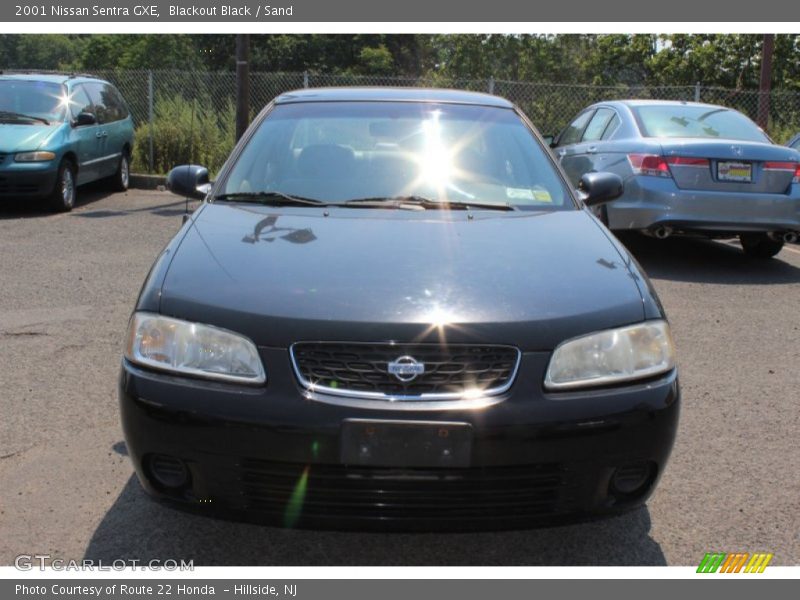 Blackout Black / Sand 2001 Nissan Sentra GXE