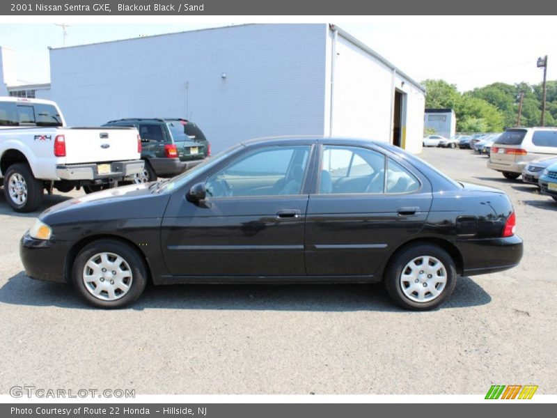 Blackout Black / Sand 2001 Nissan Sentra GXE