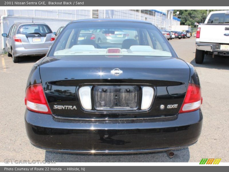 Blackout Black / Sand 2001 Nissan Sentra GXE