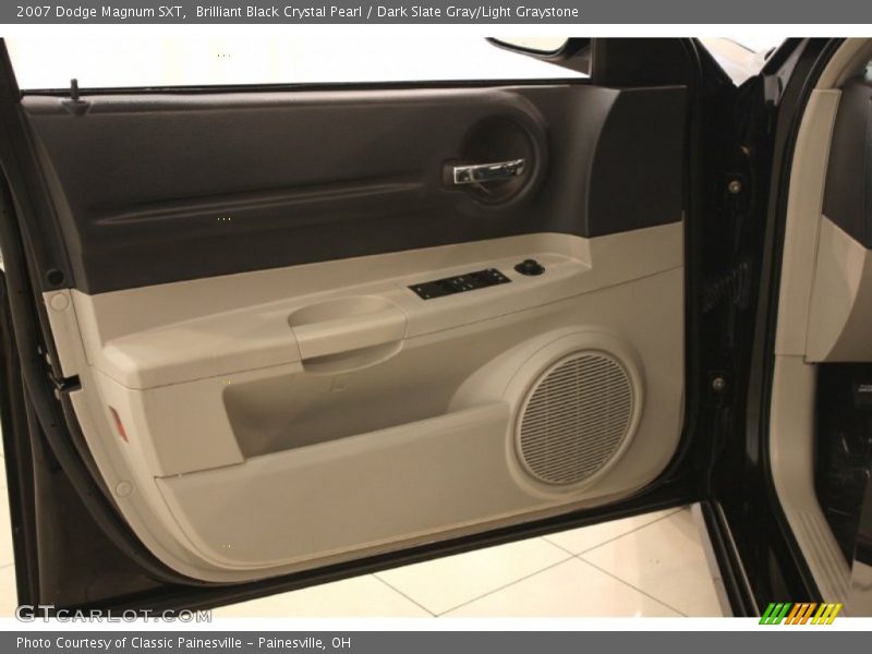Brilliant Black Crystal Pearl / Dark Slate Gray/Light Graystone 2007 Dodge Magnum SXT