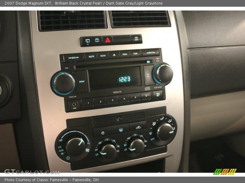 Brilliant Black Crystal Pearl / Dark Slate Gray/Light Graystone 2007 Dodge Magnum SXT