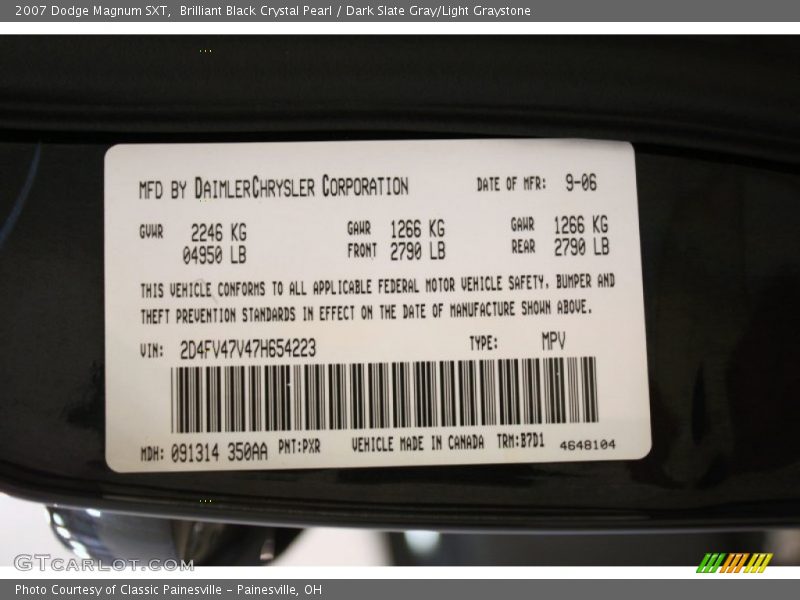 Brilliant Black Crystal Pearl / Dark Slate Gray/Light Graystone 2007 Dodge Magnum SXT