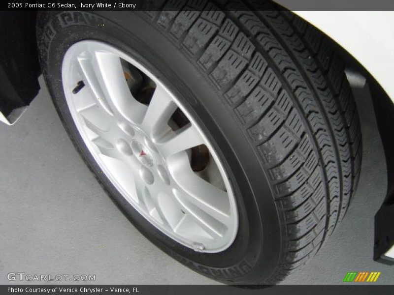 Ivory White / Ebony 2005 Pontiac G6 Sedan