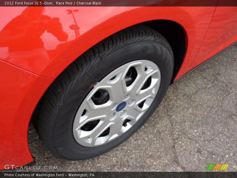 Race Red / Charcoal Black 2012 Ford Focus SE 5-Door