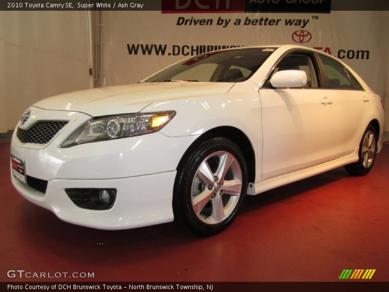 Super White / Ash Gray 2010 Toyota Camry SE