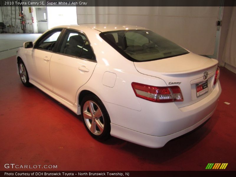 Super White / Ash Gray 2010 Toyota Camry SE