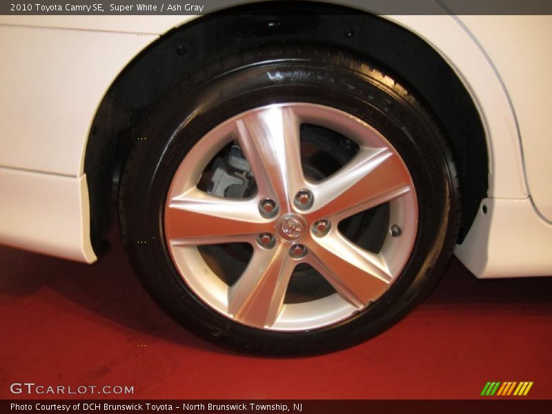 Super White / Ash Gray 2010 Toyota Camry SE