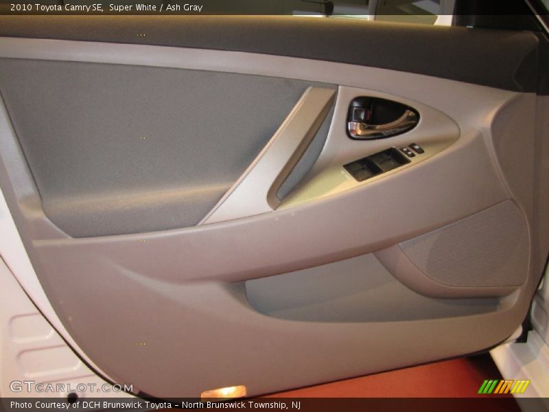 Super White / Ash Gray 2010 Toyota Camry SE