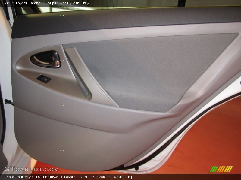 Super White / Ash Gray 2010 Toyota Camry SE
