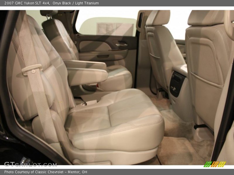  2007 Yukon SLT 4x4 Light Titanium Interior