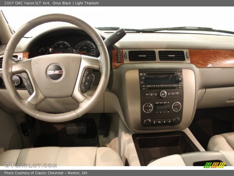Onyx Black / Light Titanium 2007 GMC Yukon SLT 4x4