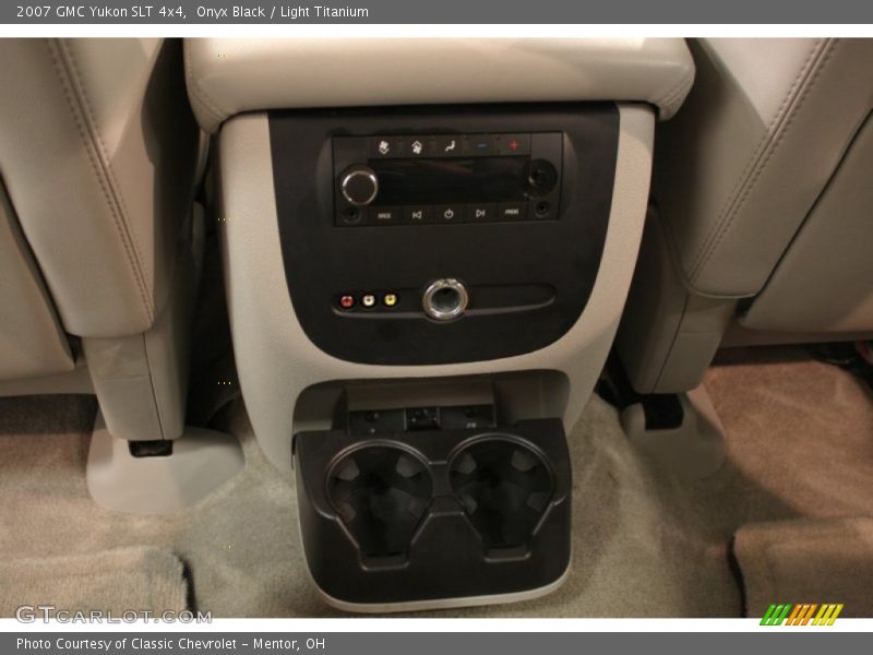 Onyx Black / Light Titanium 2007 GMC Yukon SLT 4x4