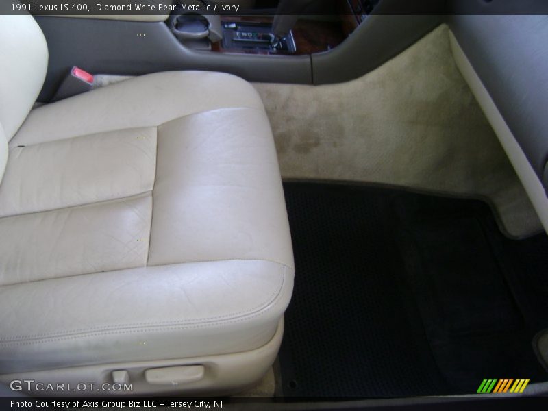Diamond White Pearl Metallic / Ivory 1991 Lexus LS 400