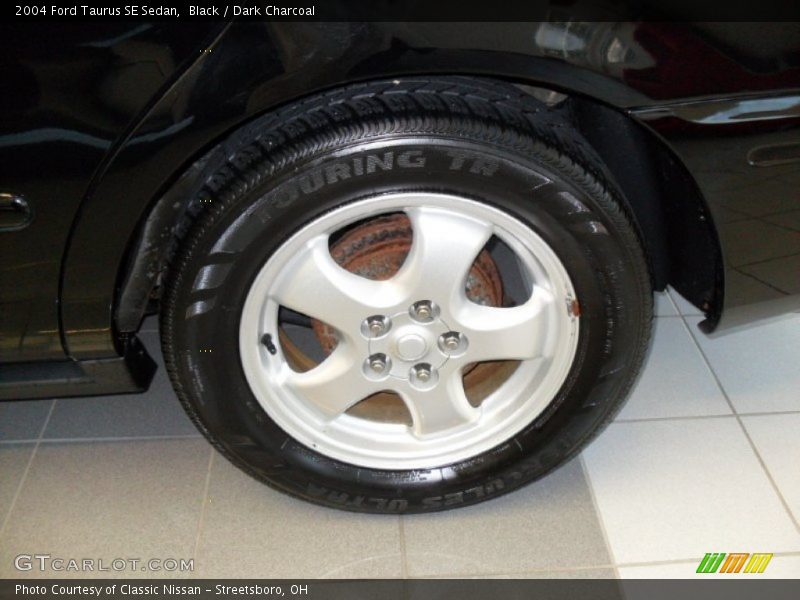 Black / Dark Charcoal 2004 Ford Taurus SE Sedan