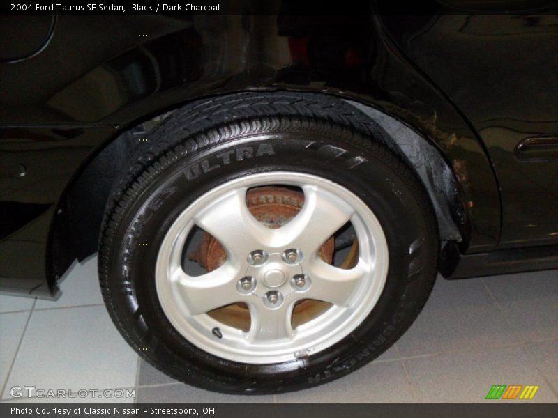 Black / Dark Charcoal 2004 Ford Taurus SE Sedan