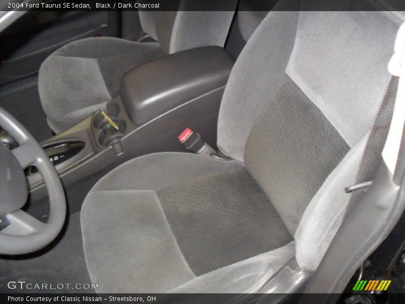 Black / Dark Charcoal 2004 Ford Taurus SE Sedan