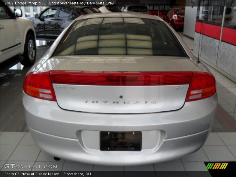 Bright Silver Metallic / Dark Slate Gray 2002 Dodge Intrepid SE